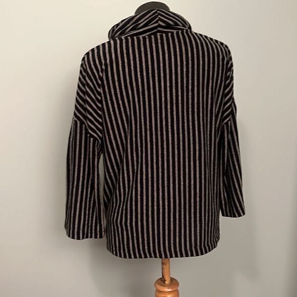 W5 Lightweight Striped Cowl Sweater - Picture 5 of 6